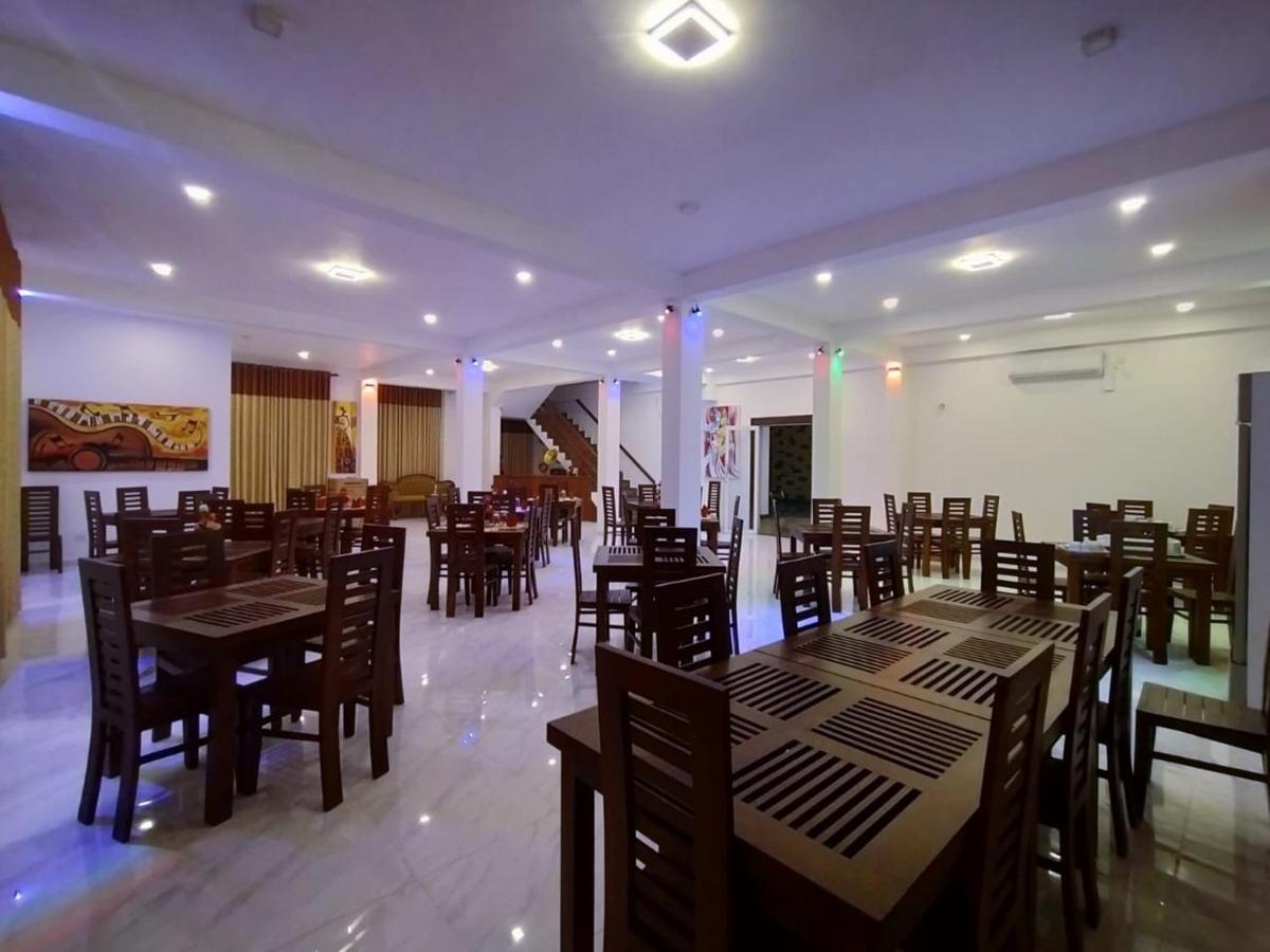 Bivon Reach Hotel Uswetakeiyawa Exterior photo