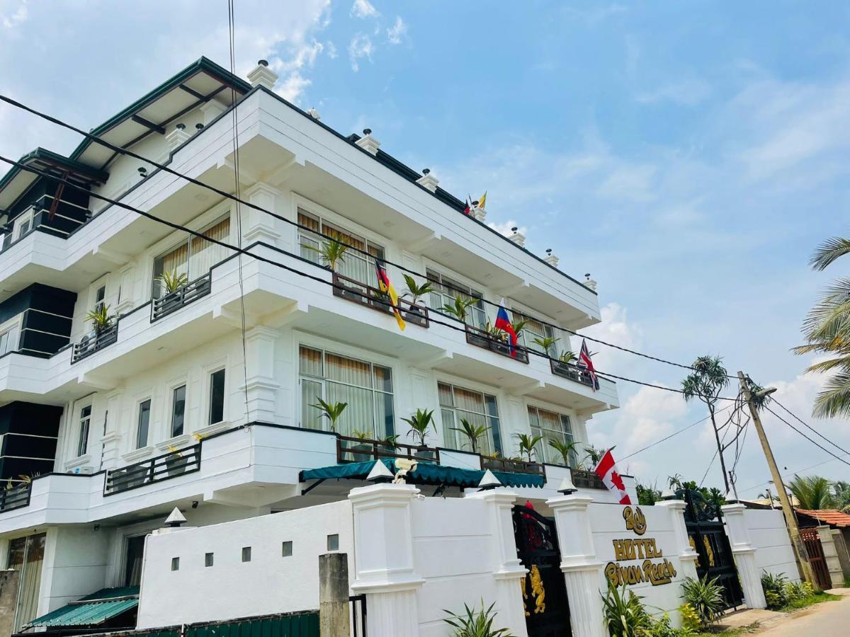 Bivon Reach Hotel Uswetakeiyawa Exterior photo