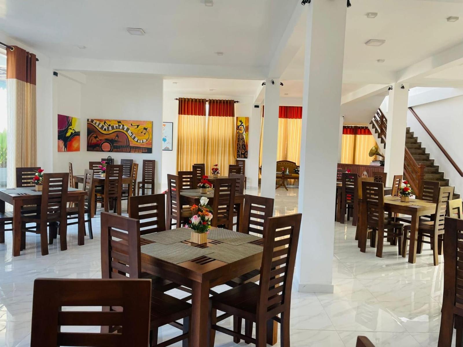 Bivon Reach Hotel Uswetakeiyawa Exterior photo
